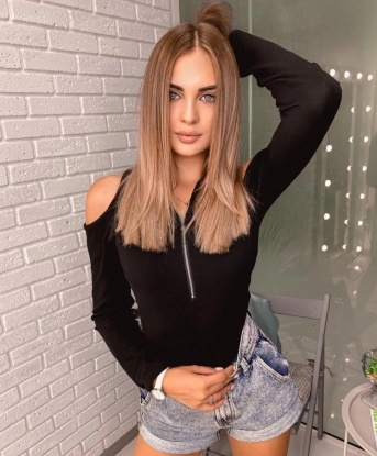 🌹
Я создам незабываемую атмосферу, наполненную чувственностью и желанием. Мои услуги - это гарантированное удовлетворение твоих фантазий и сексуальных желаний. 💋
Я идеально знаю, как доставить удовольствие и расслабление после долгого рабочего дня. Моя миссия - подарить тебе незабываемые моменты в эпицентре столицы, в Москве. 🌃
Глядя на мои фото, ты увидишь мою нежность и сексуальность, готовые подчиниться твоим желаниям. Ты никогда не останешься равнодушным к моей красоте. 😍
Мои возможности и опыт не оставят тебя разочарованным. Я знаю, как наполнить твою жизнь яркими эмоциями и лаской. 🌟
Чувственность и страсть - мои главные козыри. Мы можем создать волшебный мир нашей интимной встречи. 🌙
Открой для себя новые грани наслаждения со мной и оставь воспоминания, которые никогда не забудешь. Сделай шаг в мир возбуждения вместе со мной в Москве. 🌆 Марусичка